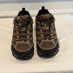 Merrell Men’s Moab Hiking Shoes Size 9.5 Wide Brown Vibram Sole